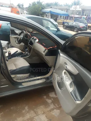 Toyota Corolla L 4-Speed Automatic 2013 Gray