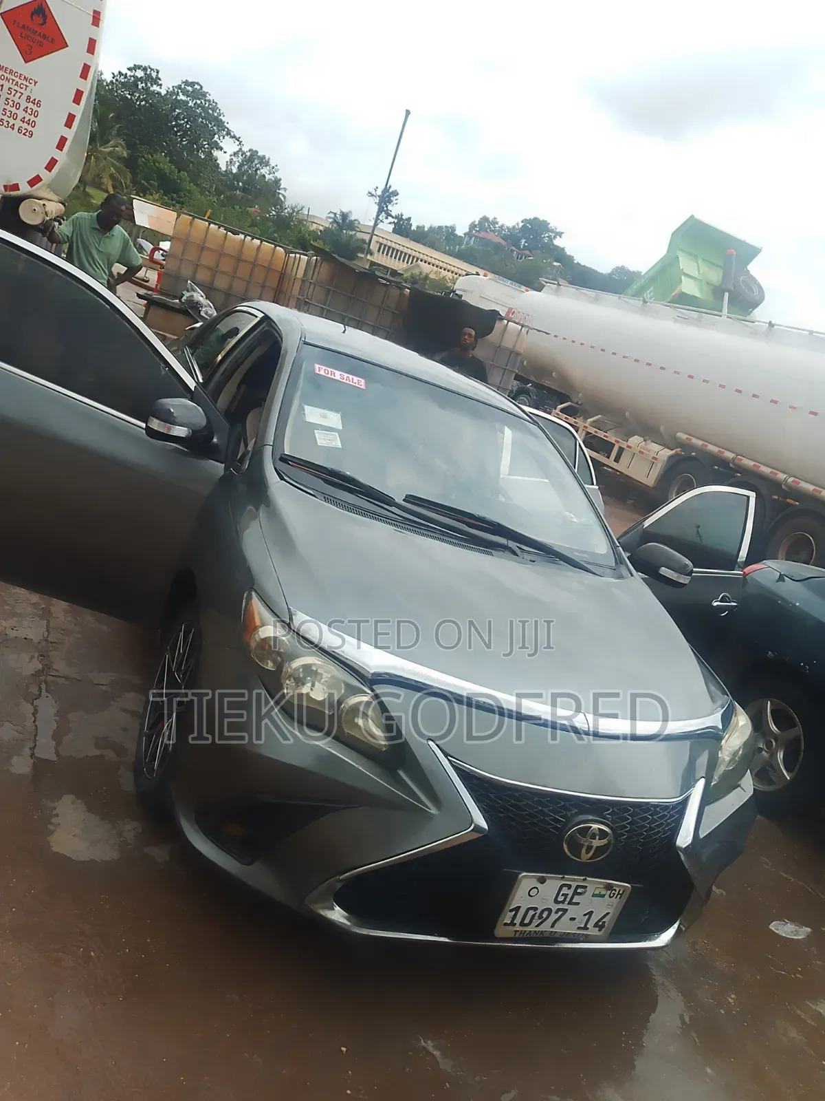 Toyota Corolla L 4-Speed Automatic 2013 Gray
