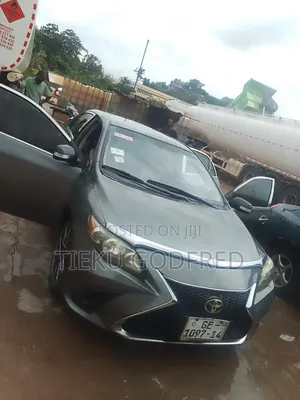 Toyota Corolla L 4-Speed Automatic 2013 Gray