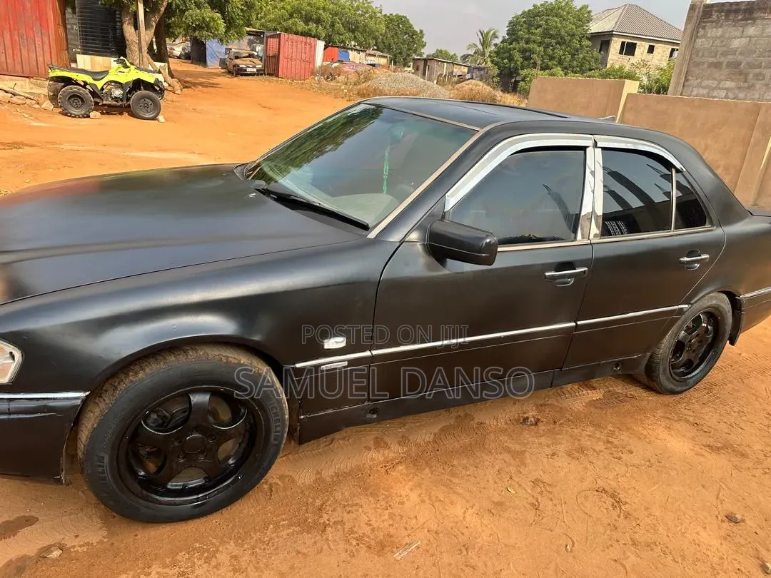 Mercedes-Benz C180 2002 Black