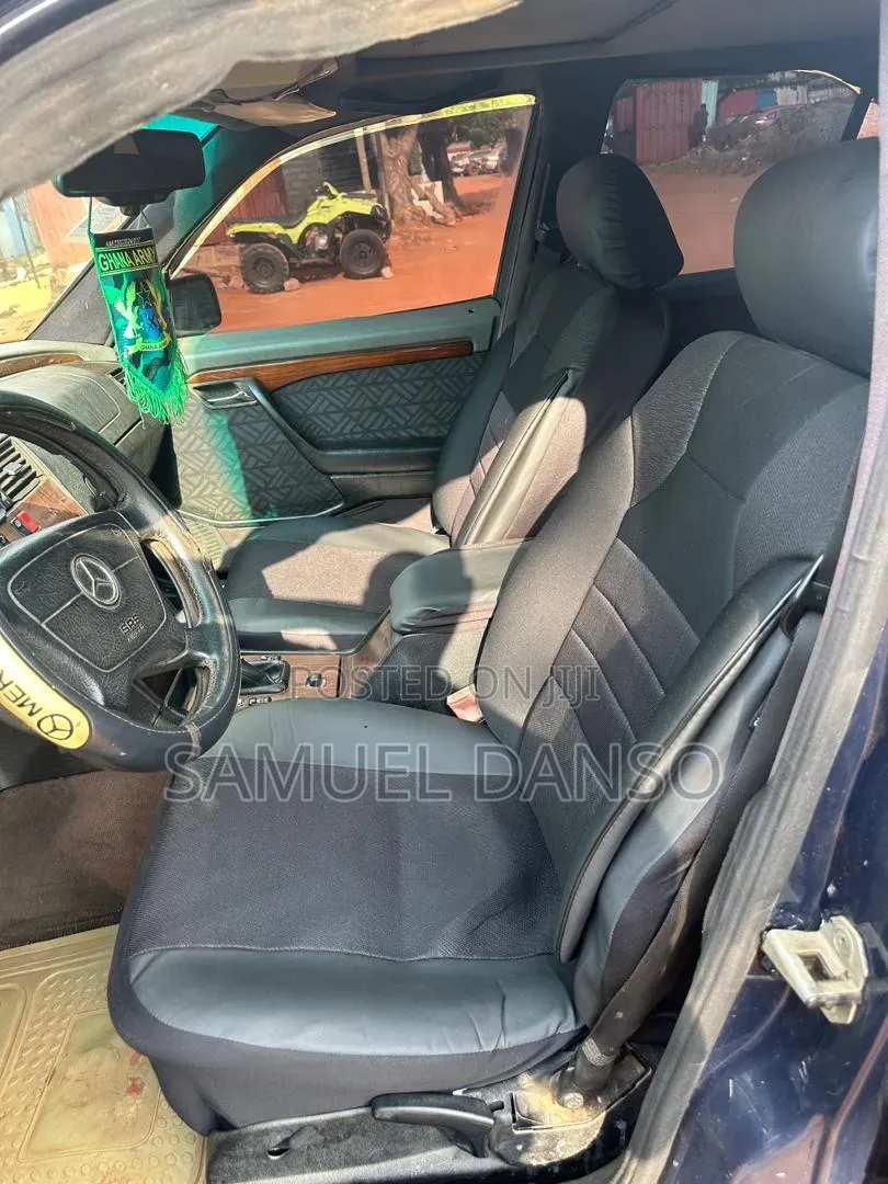 Mercedes-Benz C180 2002 Black