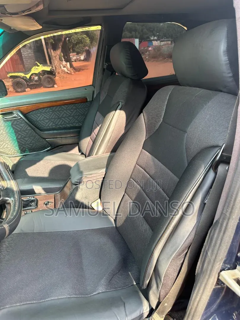 Mercedes-Benz C180 2002 Black