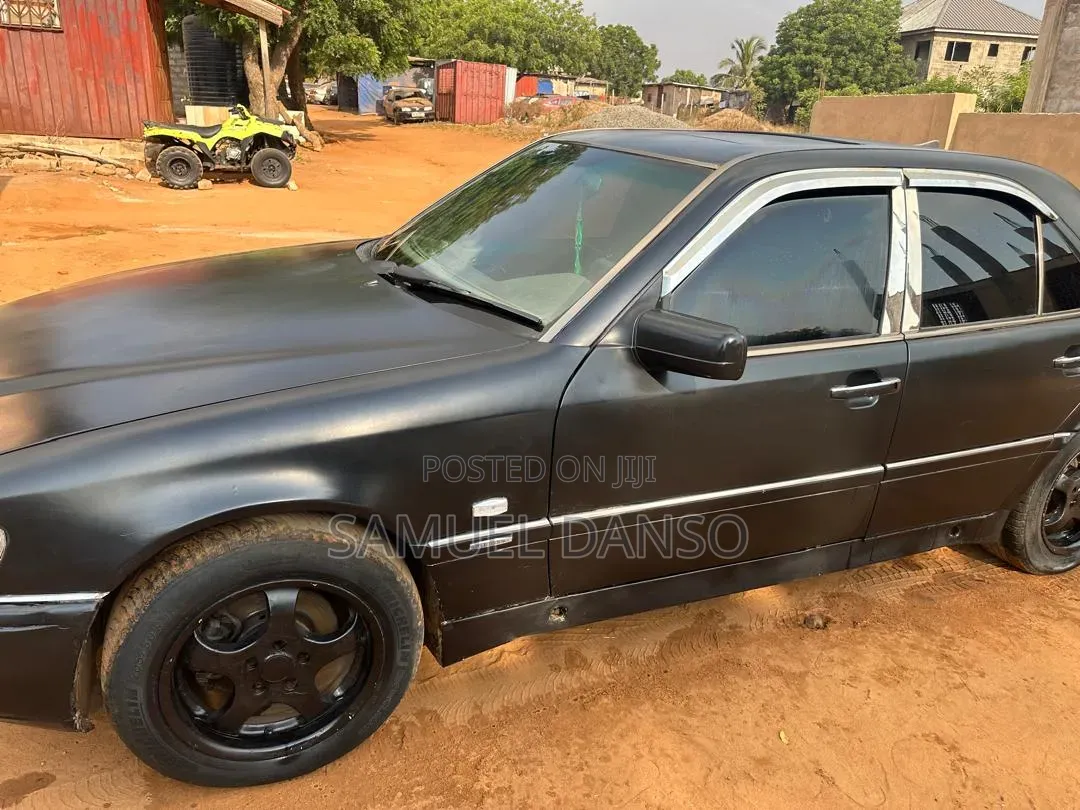Mercedes-Benz C180 2002 Black
