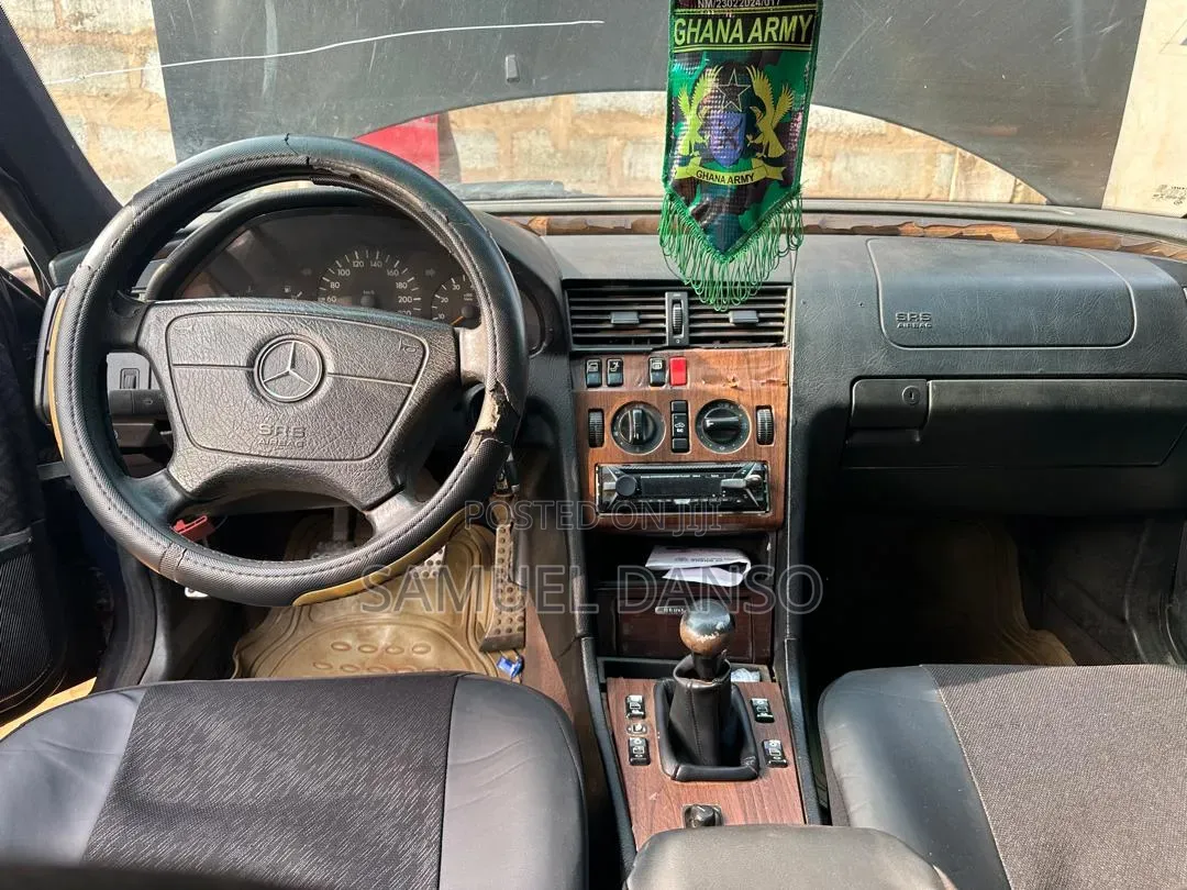 Mercedes-Benz C180 2002 Black