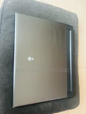 Laptop Alienware M18 R2 8GB Intel Core i9 SSD 1T