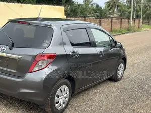 Toyota Vitz 1.3 FWD 3dr 2011
