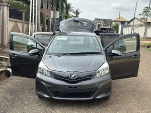 Toyota Vitz 1.3 FWD 3dr 2011