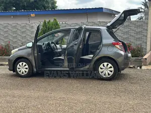 Toyota Vitz 1.3 FWD 3dr 2011