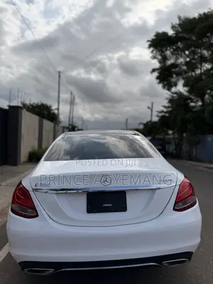 Mercedes-Benz C300 Luxury 4matic Sedan AWD (2.0L 4cyl 7A) 2017 White
