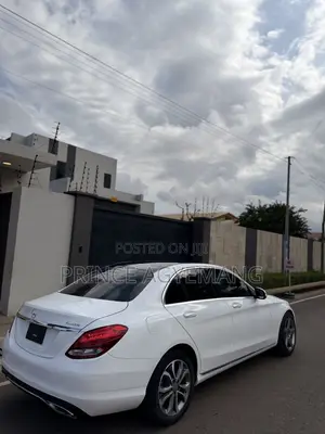 Mercedes-Benz C300 Luxury 4matic Sedan AWD (2.0L 4cyl 7A) 2017 White
