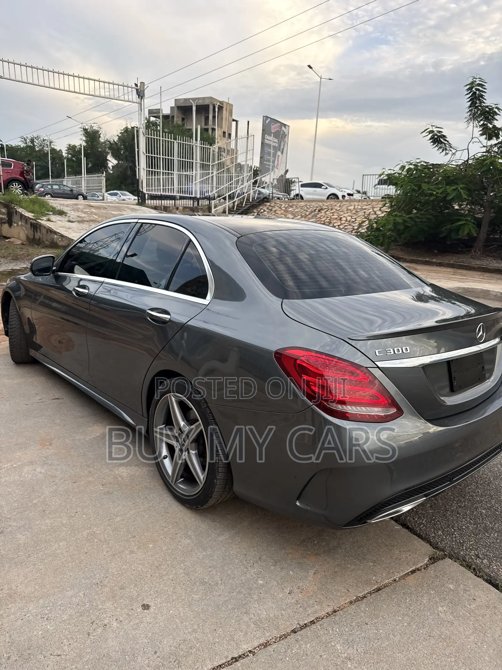 Mercedes-Benz C300 Sport 4Matic Sedan AWD (2.0L 4cyl 7A) 2017 Gray