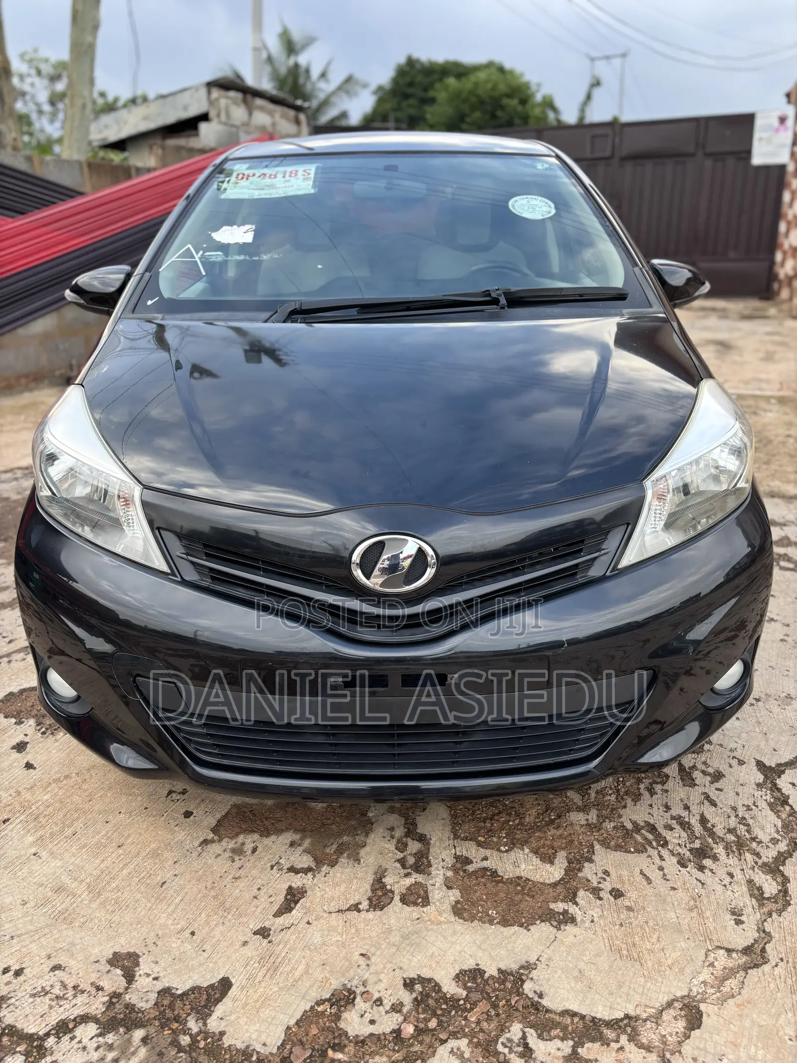 Toyota Vitz 1.0 FWD 3dr 2012 Black