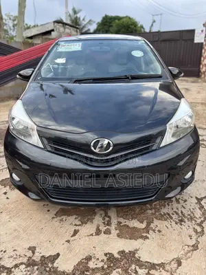 Toyota Vitz 1.0 FWD 3dr 2012 Black