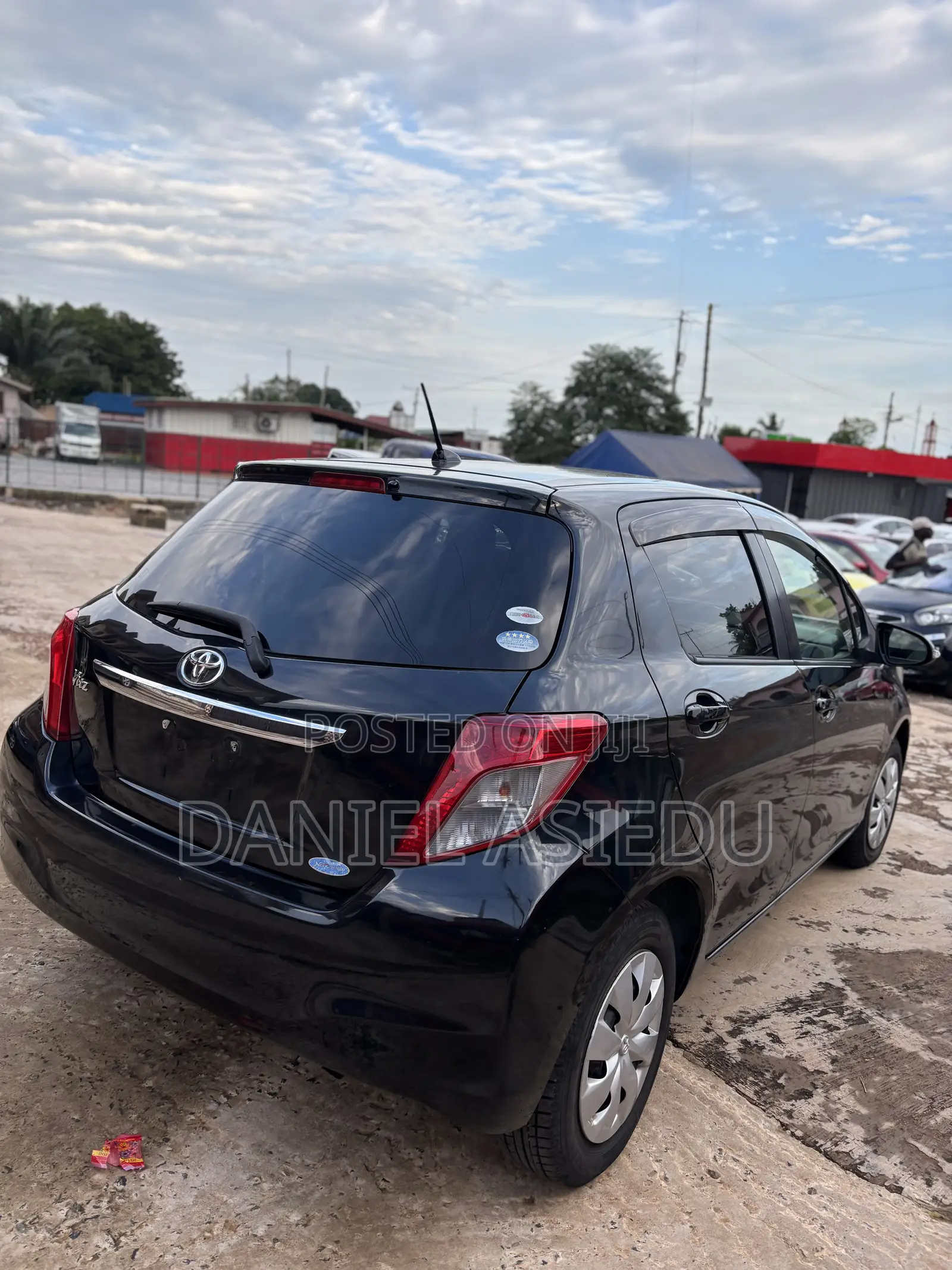 Toyota Vitz 1.0 FWD 3dr 2012 Black