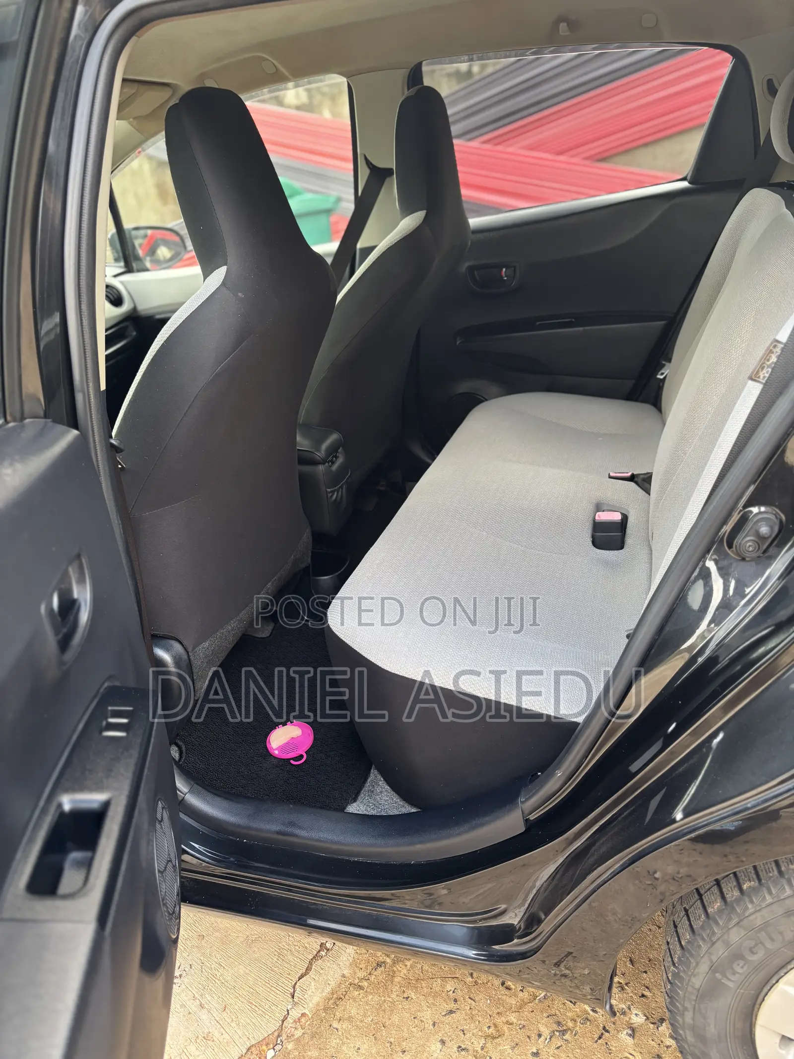 Toyota Vitz 1.0 FWD 3dr 2012 Black