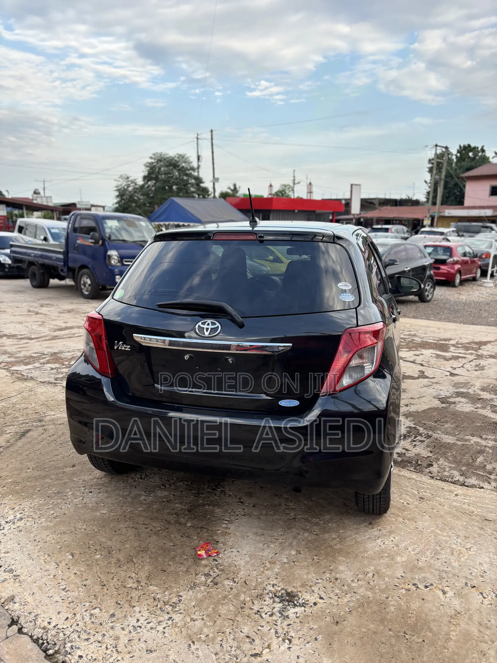 Toyota Vitz 1.0 FWD 3dr 2012 Black