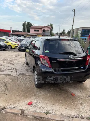 Toyota Vitz 1.0 FWD 3dr 2012 Black
