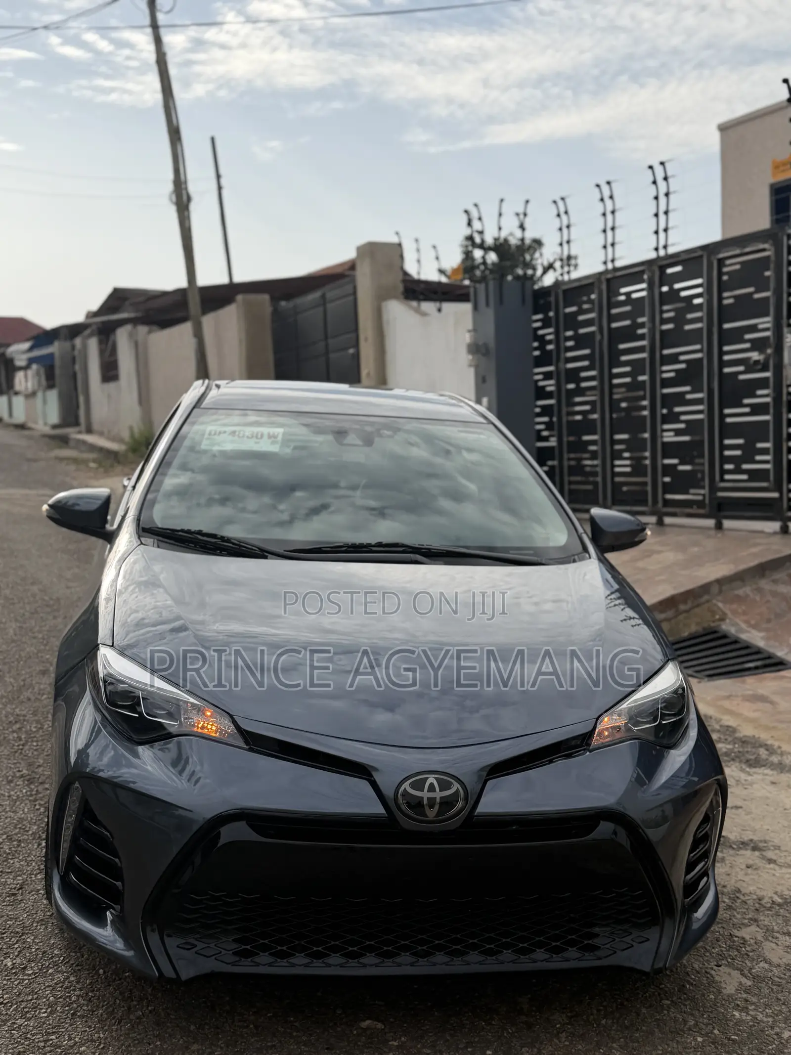 Toyota Corolla SE (1.8L 4cyl 2A) 2019 Blue