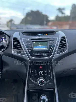 Hyundai Elantra Limited Sedan FWD (1.8L 4cyl 6A) 2016 Gray
