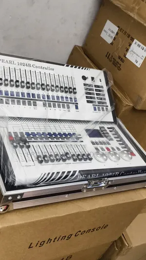 Pearl DMX Console