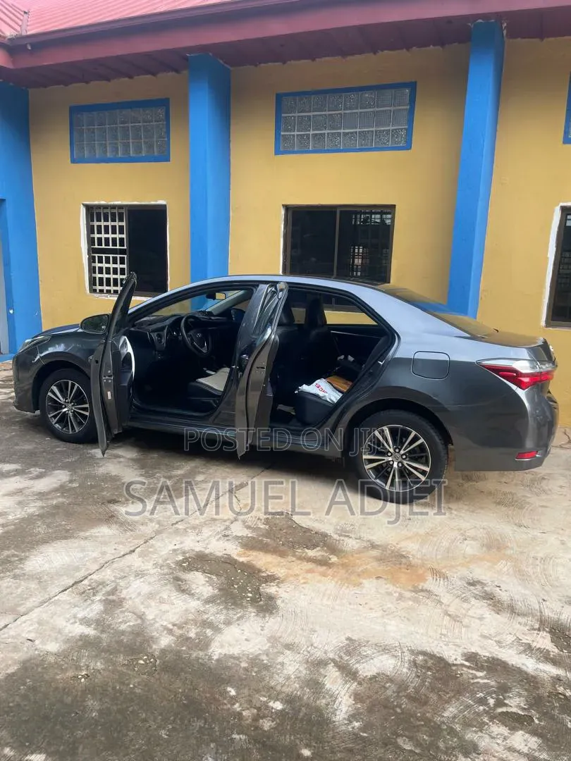 Toyota Corolla Altis 2017 Gray