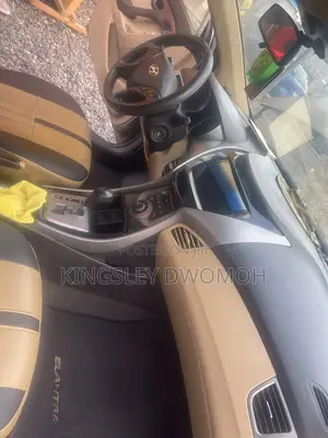 Hyundai Elantra GLS Sedan FWD (1.8L 4cyl 6A) 2013
