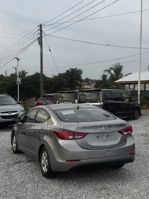 Hyundai Elantra SE Sedan FWD (1.8L 4cyl 6M) 2016 Gray
