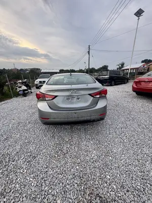 Hyundai Elantra SE 4dr Sedan (1.8L 4cyl 6A) 2015 Silver