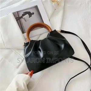 Women’S Ruched Ring Handle Handbag With Shoulder Strap