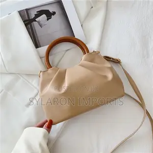 Women’S Ruched Ring Handle Handbag With Shoulder Strap