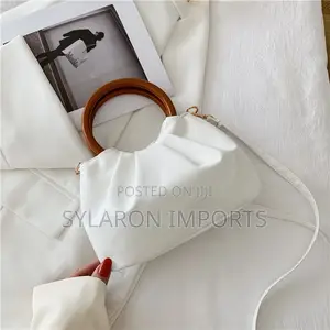 Women’S Ruched Ring Handle Handbag With Shoulder Strap