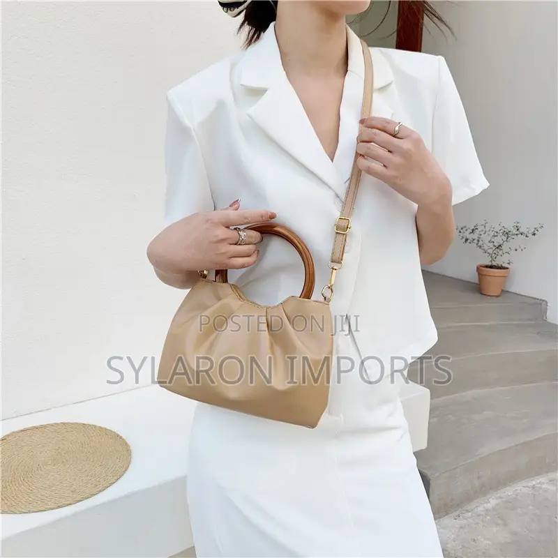 Women’S Ruched Ring Handle Handbag With Shoulder Strap