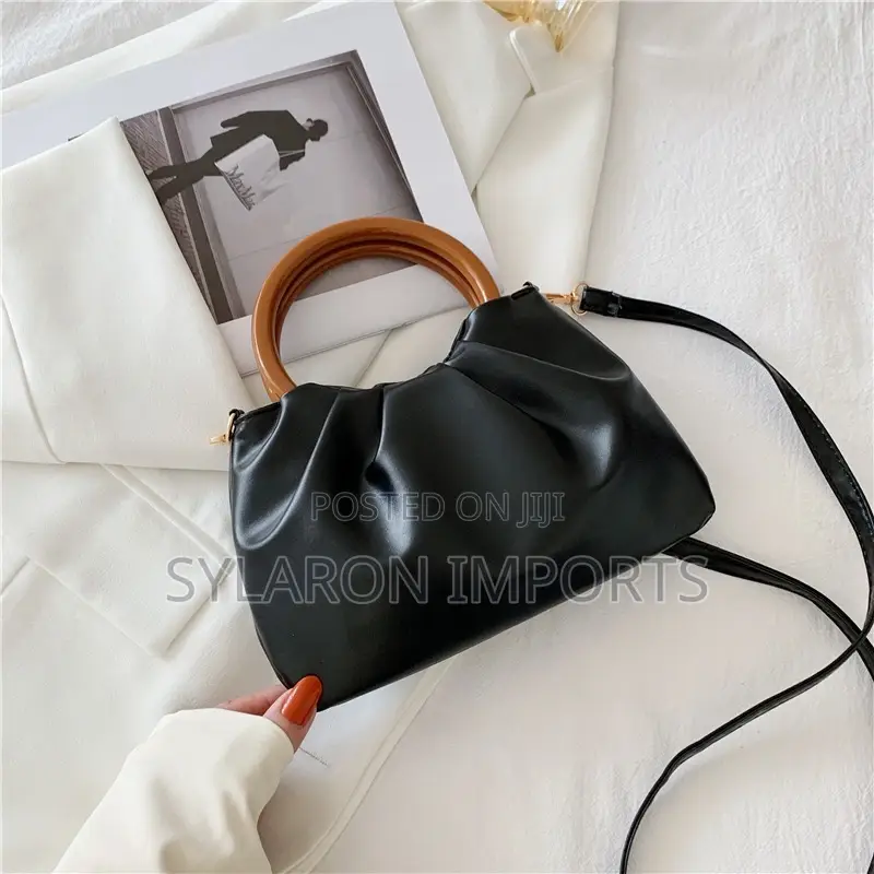 Women’S Ruched Ring Handle Handbag With Shoulder Strap
