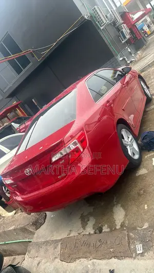 Toyota Camry 2014 Red