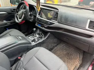 Toyota Highlander LE 4dr SUV AWD (3.5L 6cyl 6A) 2015 Beige