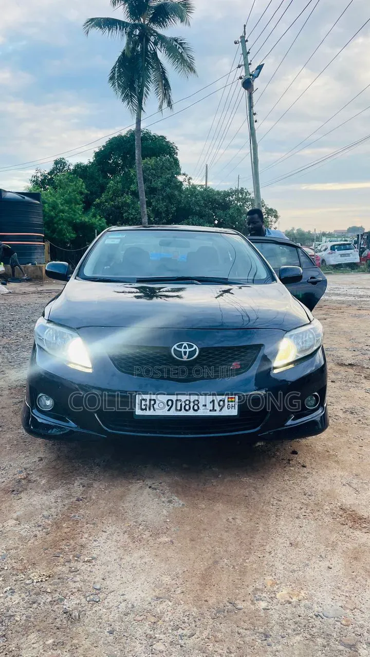 Toyota Corolla 2010 Black