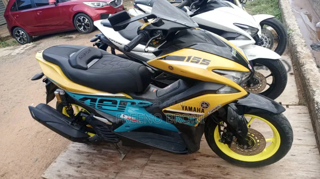 Yamaha 2025 White