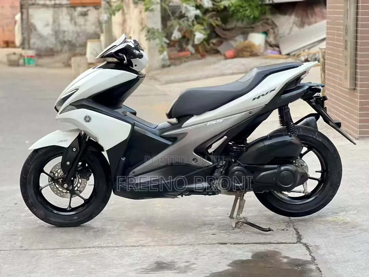 Yamaha 2025 White