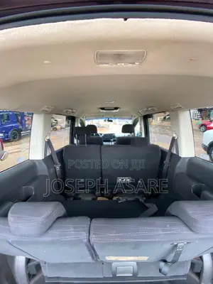 Toyota Voxy 2010 Gray