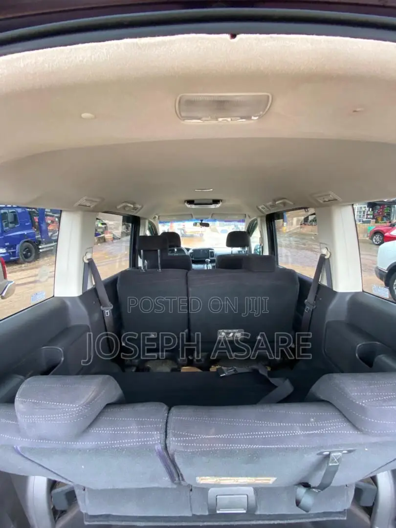 Toyota Voxy 2010 Gray