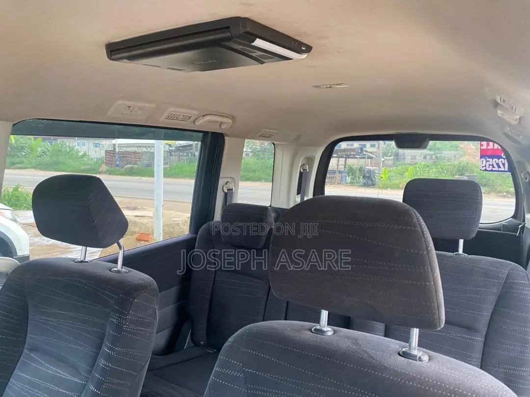 Toyota Voxy 2010 Gray