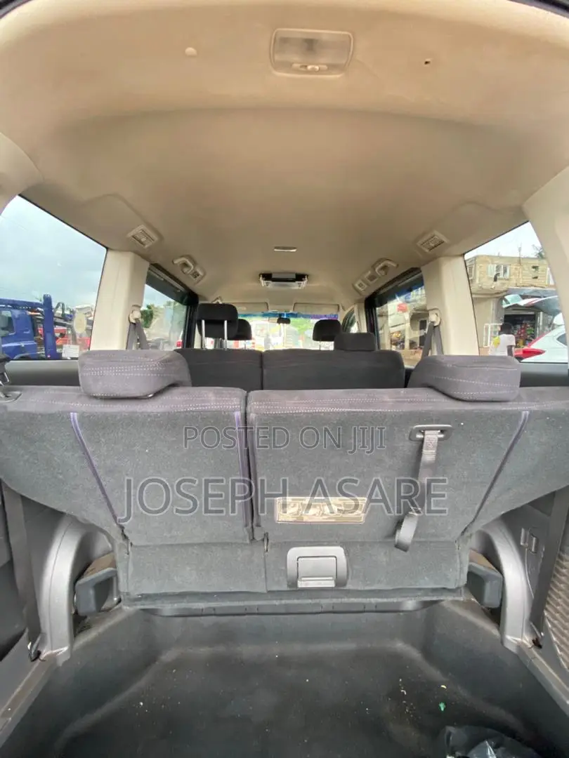 Toyota Voxy 2010 Gray