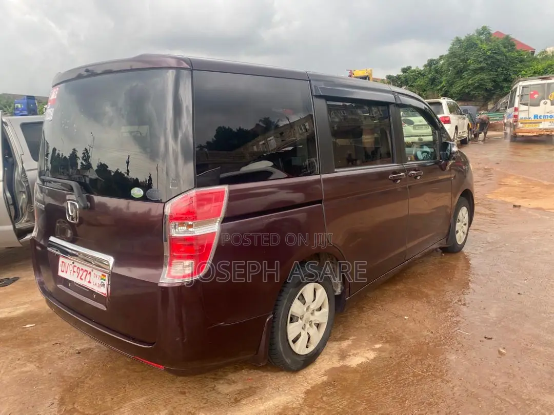 Toyota Voxy 2010 Gray
