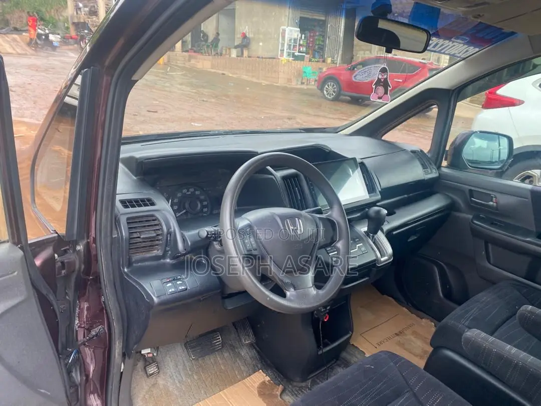 Toyota Voxy 2010 Gray