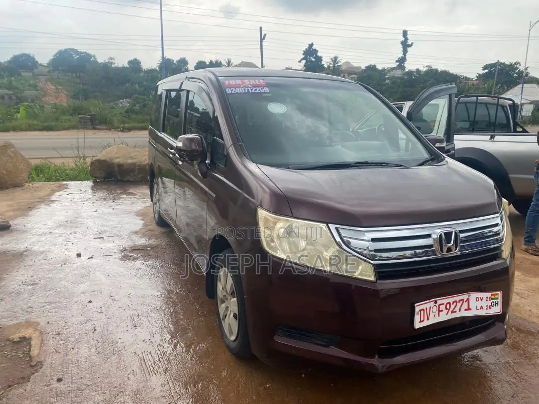 Toyota Voxy 2010 Gray