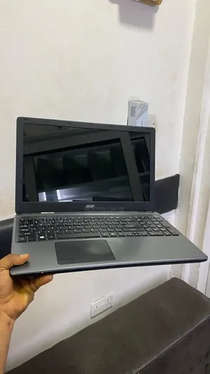 Laptop Acer Aspire E 8GB Intel Core i3 HDD 500GB