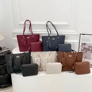 Simple Portable Tote Bag With Its Purse