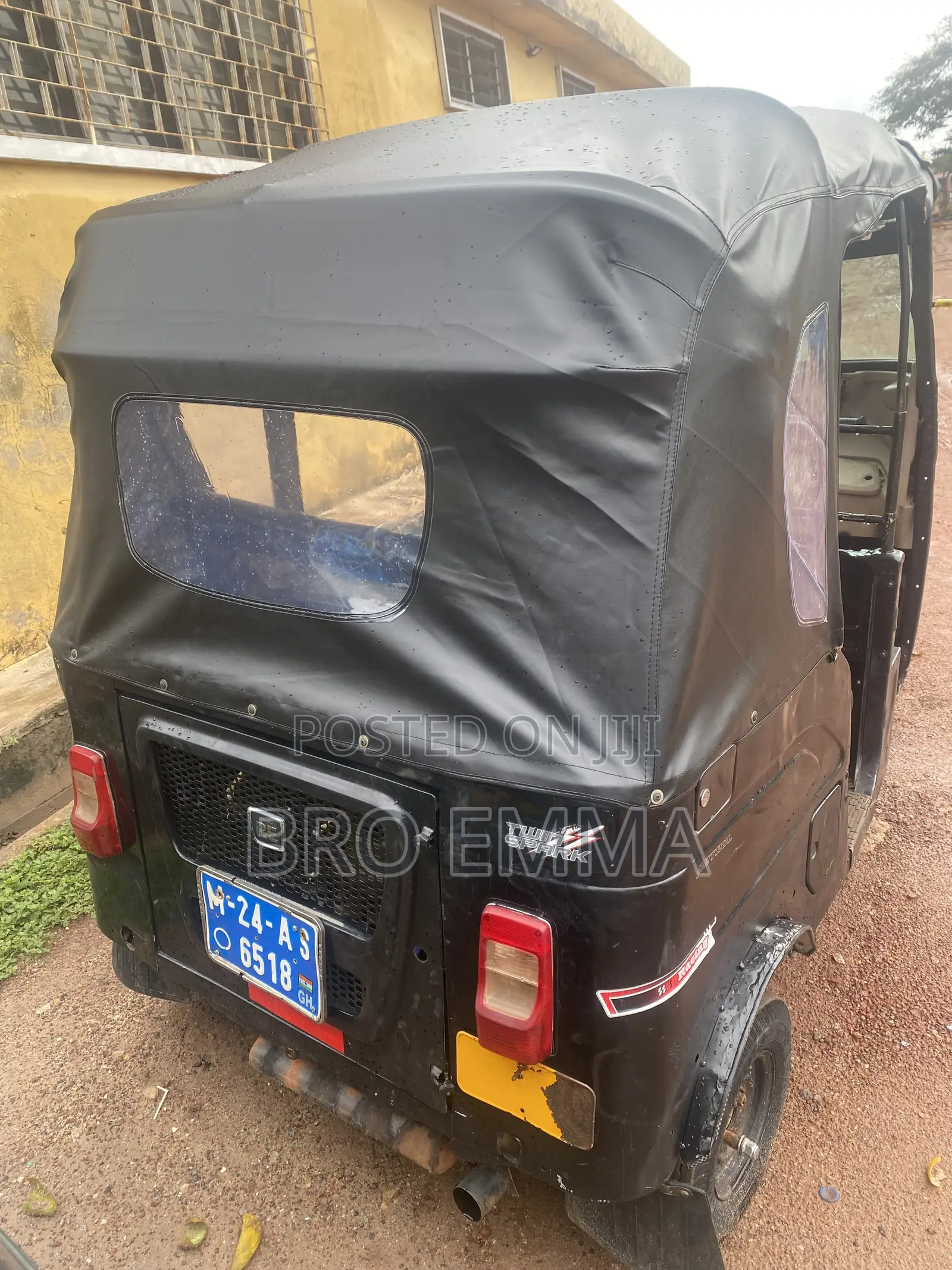 Bajaj RE 2024 Black
