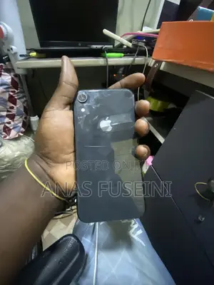 Apple iPhone XR 64 GB Gray