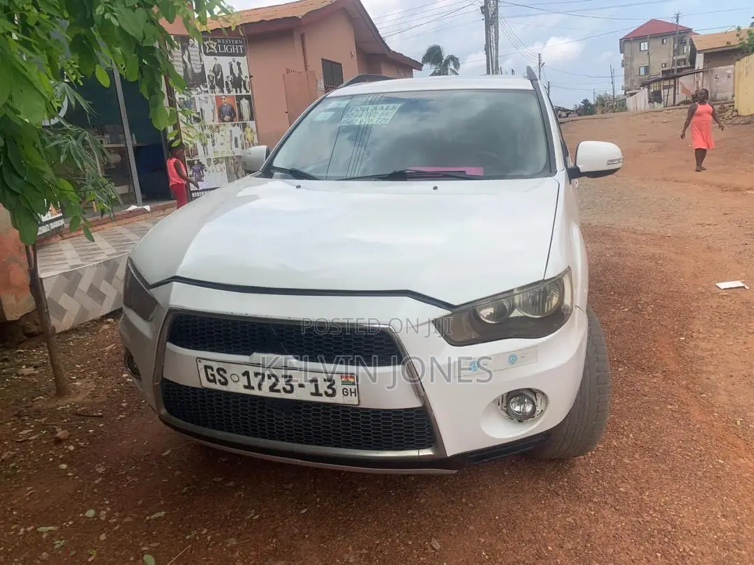 Mitsubishi Outlander 2010 White